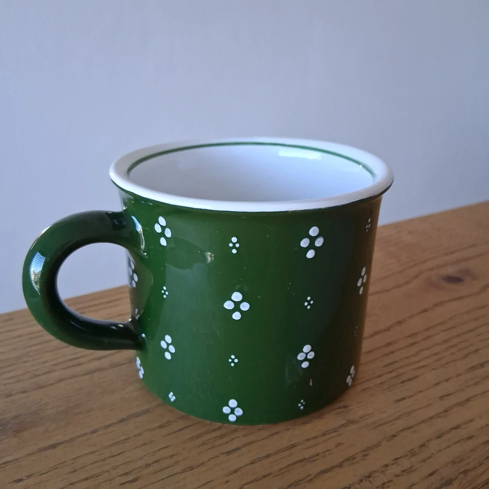 Kafáč 250 ml tmavě zelený