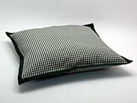 Polštářek - tm. zelený (kostky malé)