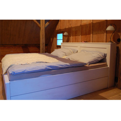 manželská postel se šuplety