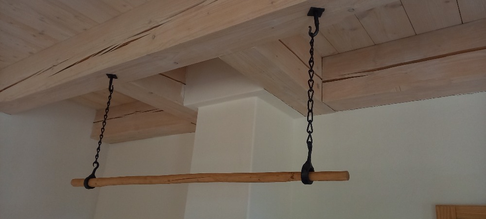 Bidlo nad kamna kované s řetízkem