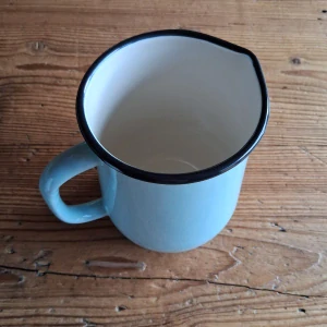 Smaltovaný džbánek 2,5 l