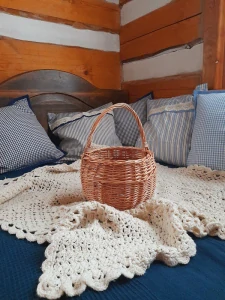 Košík mini kulatý světlý