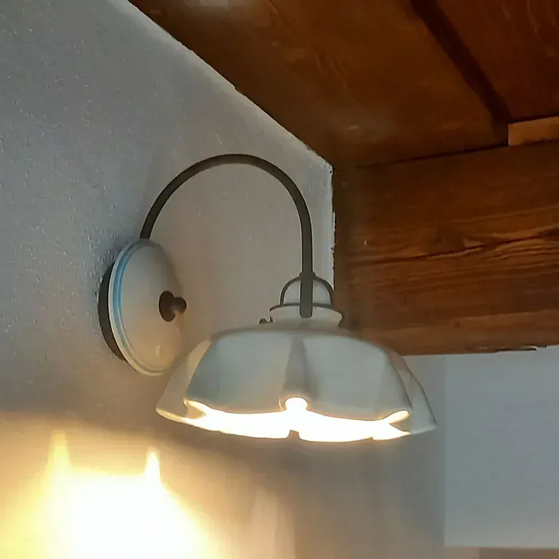 Nástěnné světlo č. 24