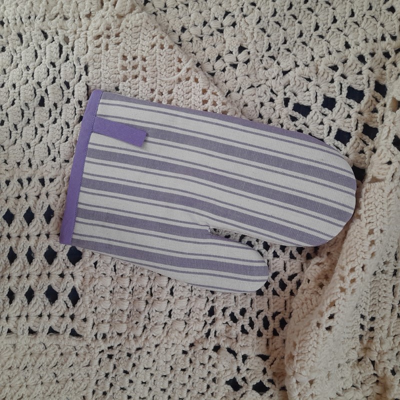 Chňapka - fialová (velké pruhy)