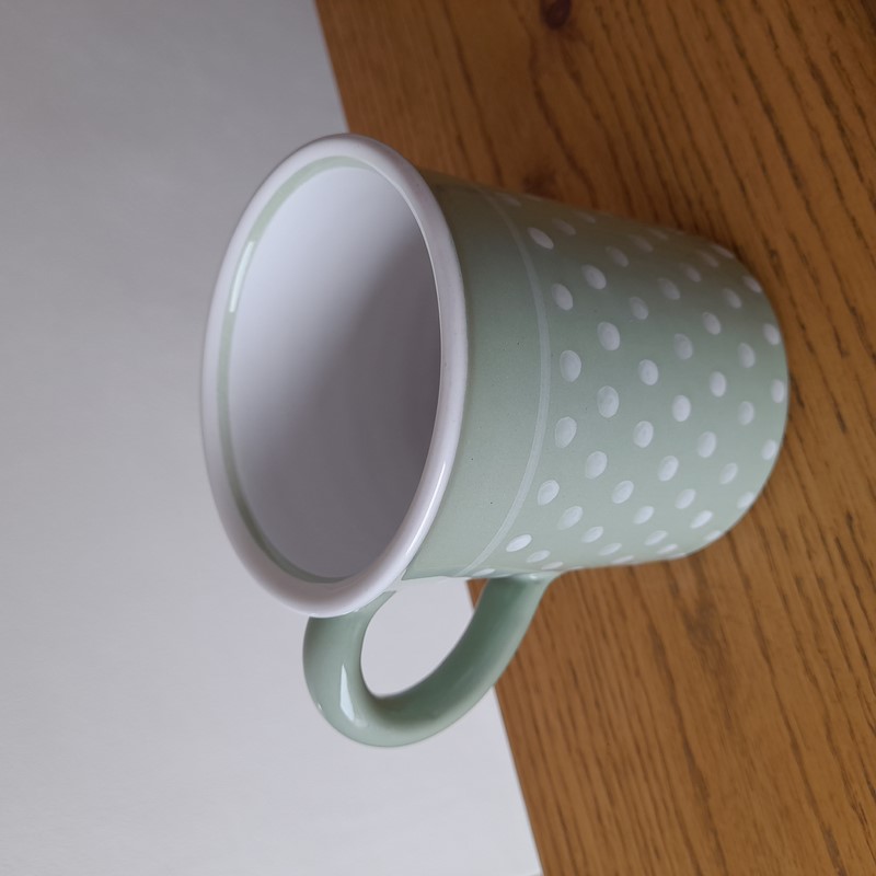 Rovný hrnek 350 ml světle zelený s puntíky