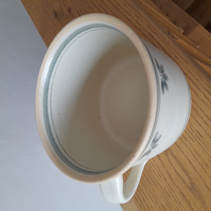 Hrnek zeleně zdobený 1 l