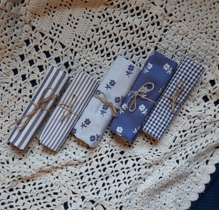 Utěrka tm. modrá (pruhy malé)