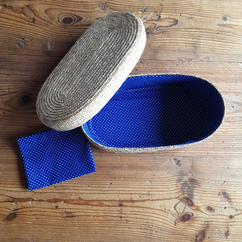 Chlebník oválný přírodní - puntík