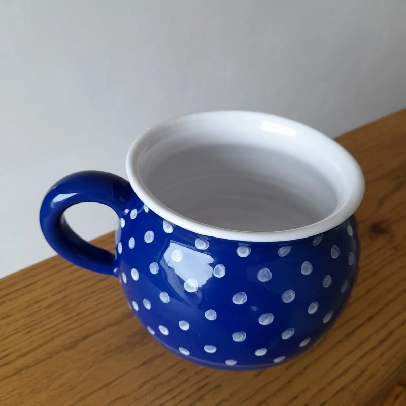 Buclák 500 ml tmavě modrý s puntíky