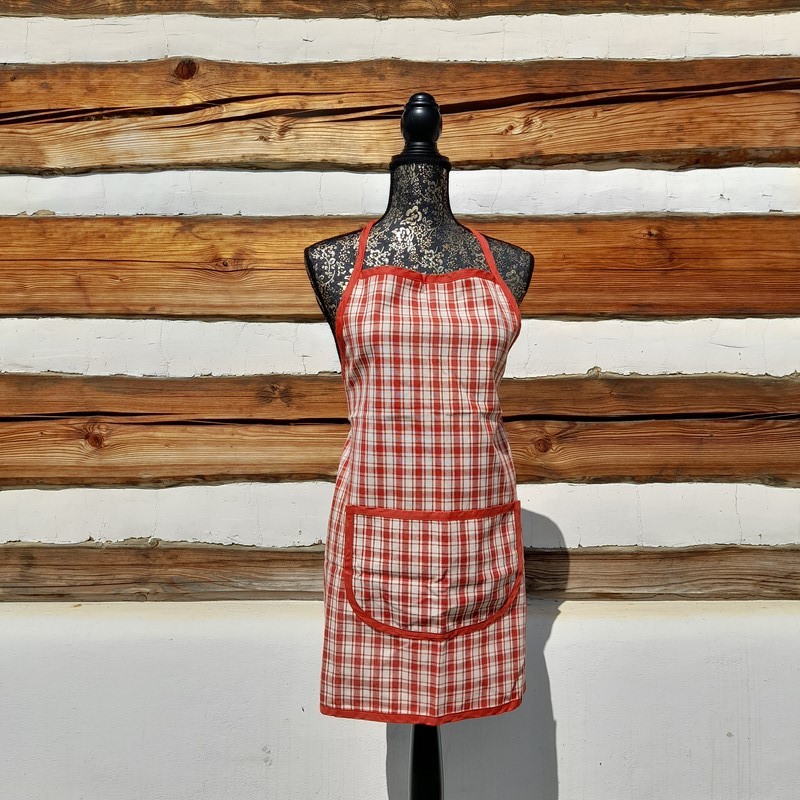 Zástěra - sv. červená (kostky velké)