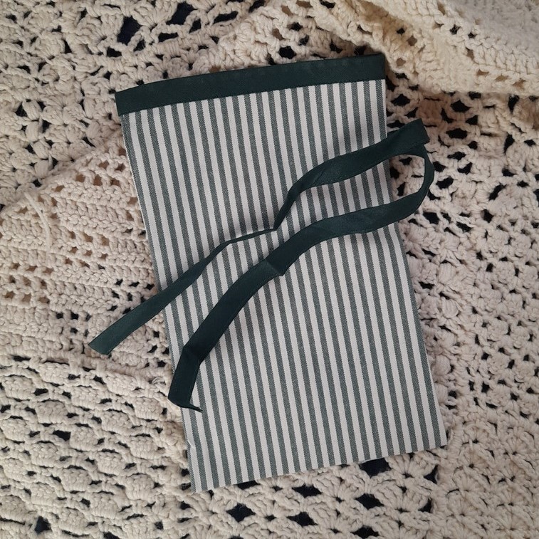 Pytlík - tm. zelený (kostky malé)