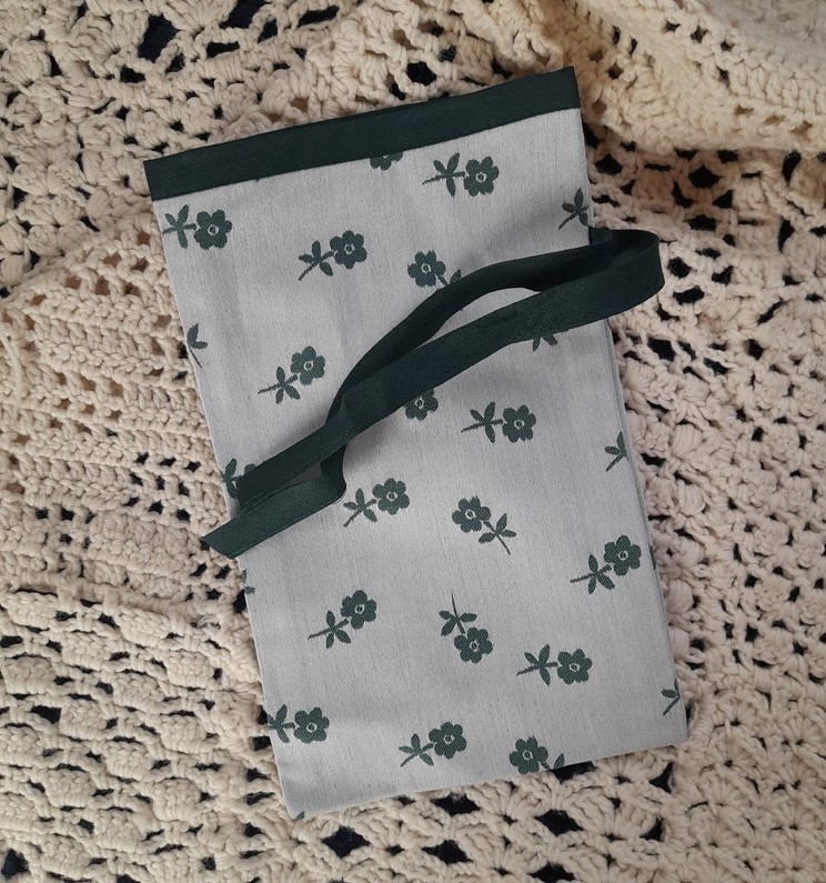 Pytlík - tm. zelený (kytičky tmavé)