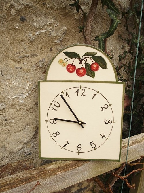 Malované keramické hodiny - TŘEŠNĚ