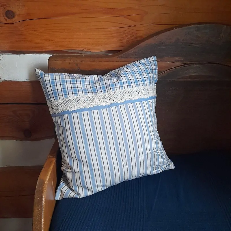 Polštářek kombinovaný - sv. modrý (velké pruhy)