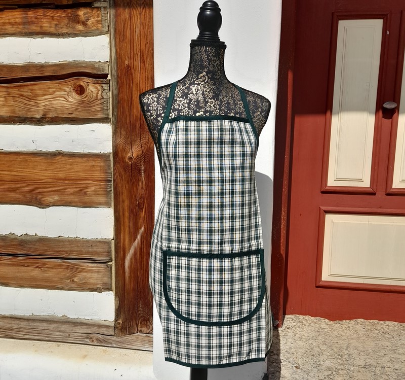 Zástěra - tm. zelená (kostky velké)