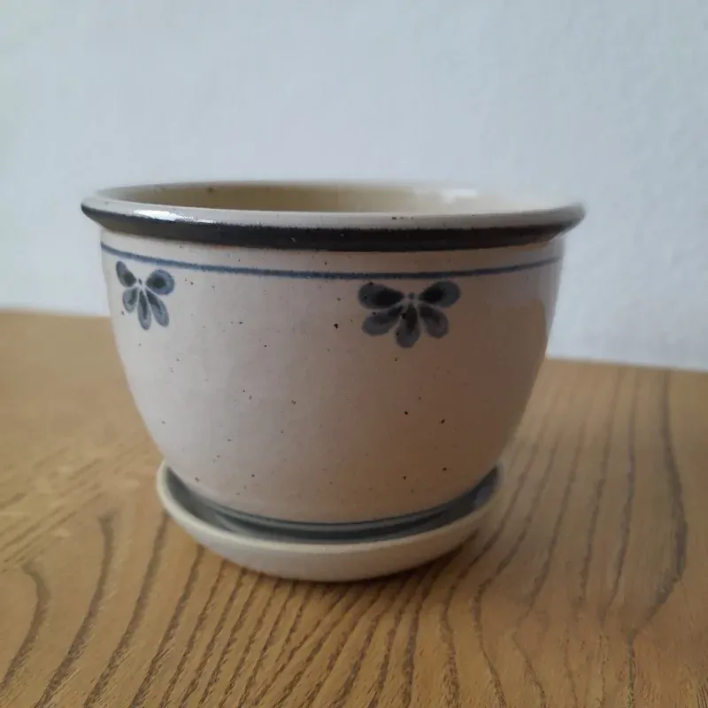 Květináč větší