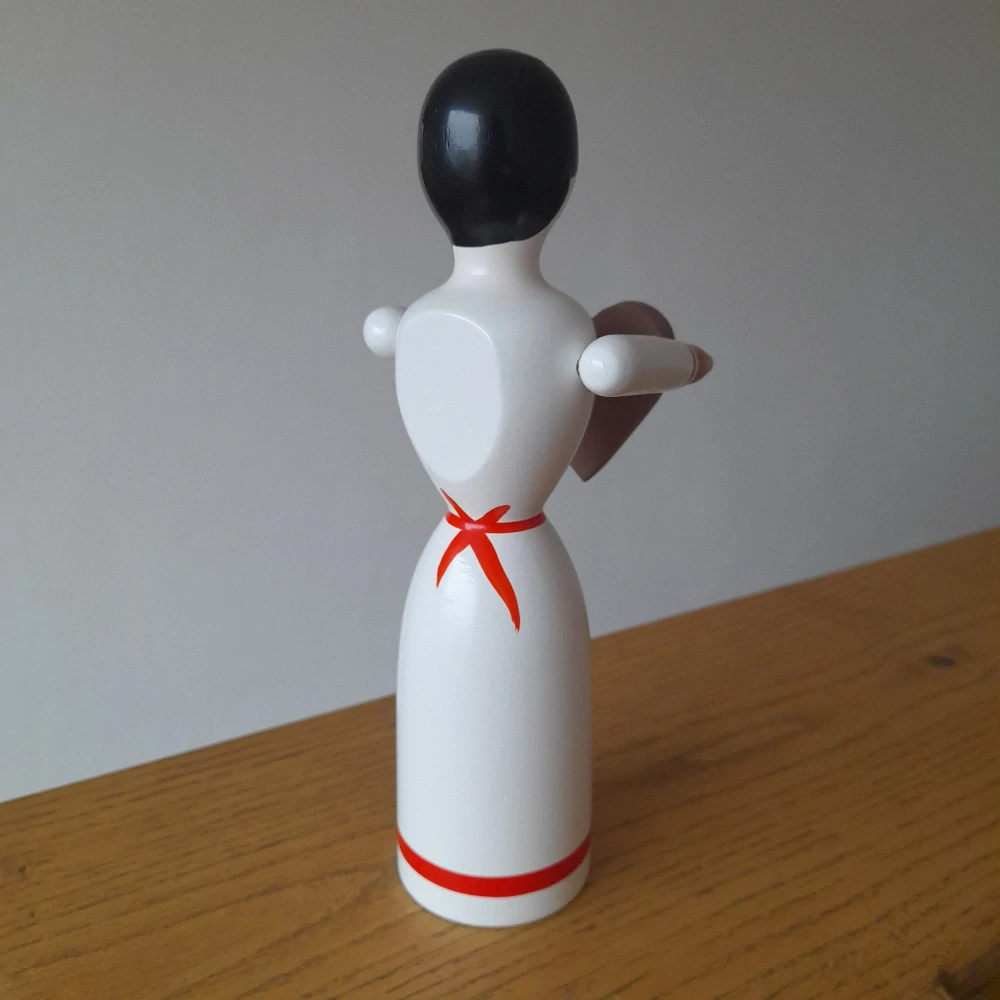 Dřevěná panenka: Perníkářka