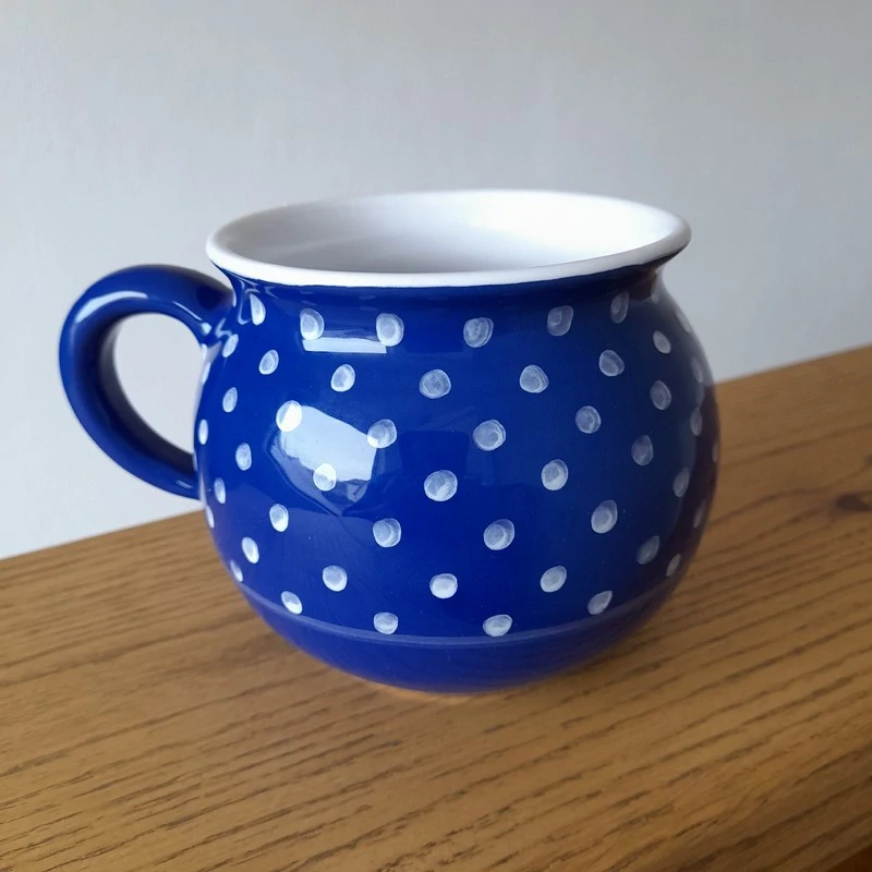 Buclák 500 ml tmavě modrý s puntíky