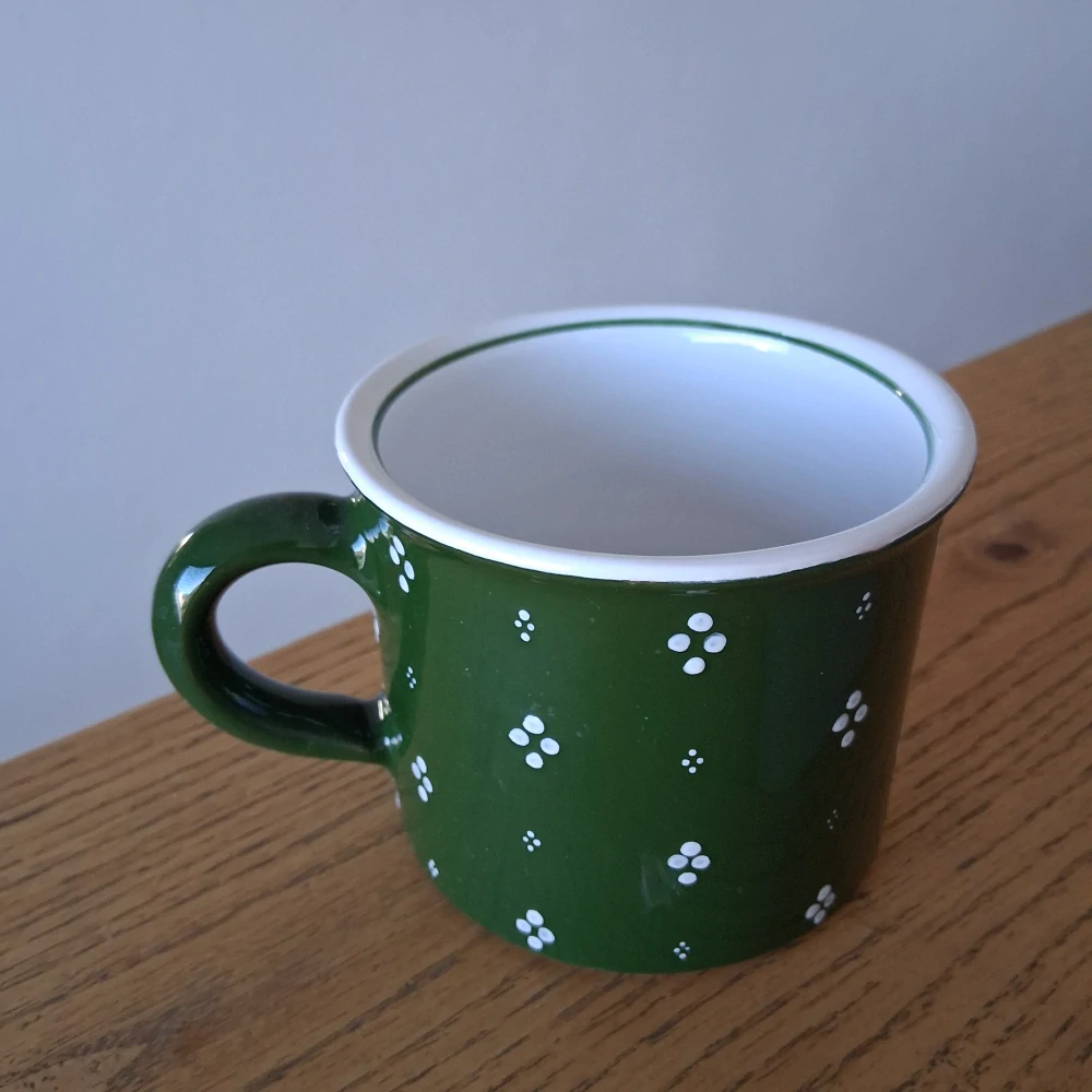 Kafáč 250 ml tmavě zelený