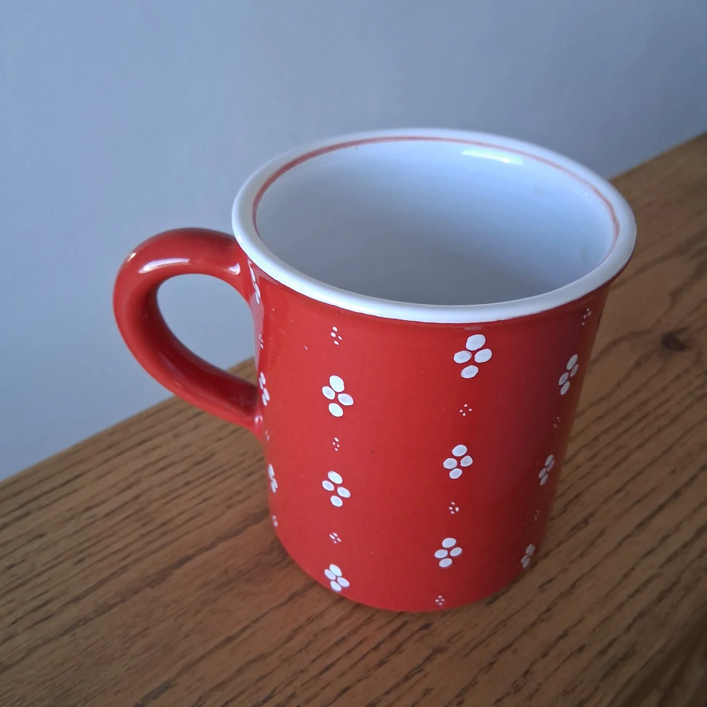 Rovný hrnek 350 ml červený