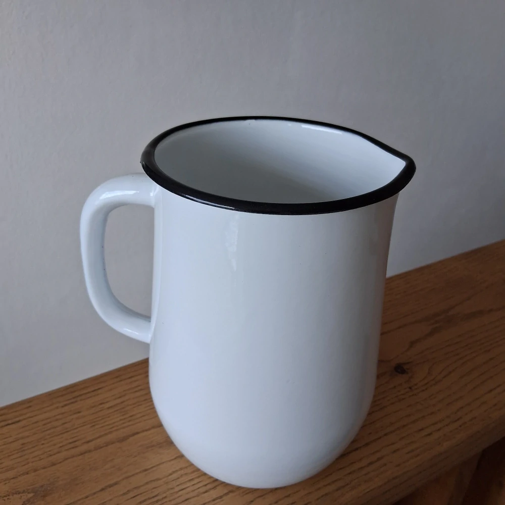 Smaltovaný džbánek 2,5 l