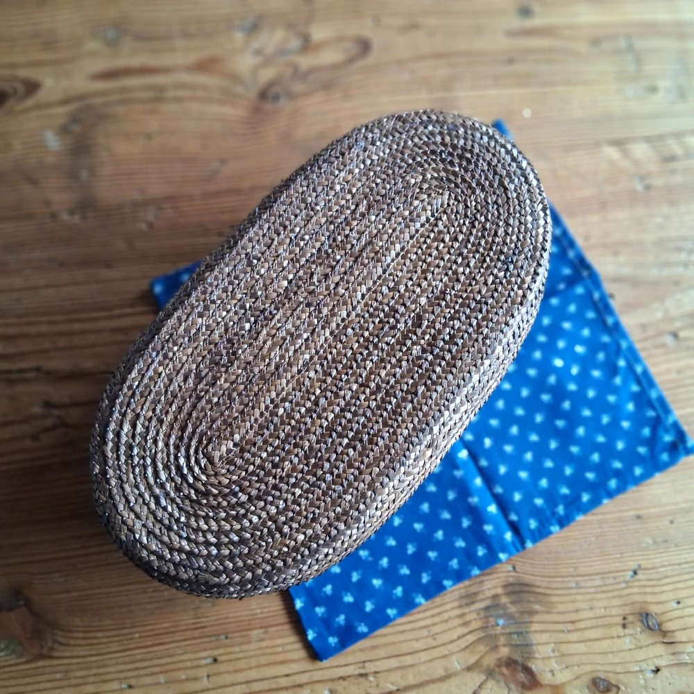 Chlebník oválný tmavý