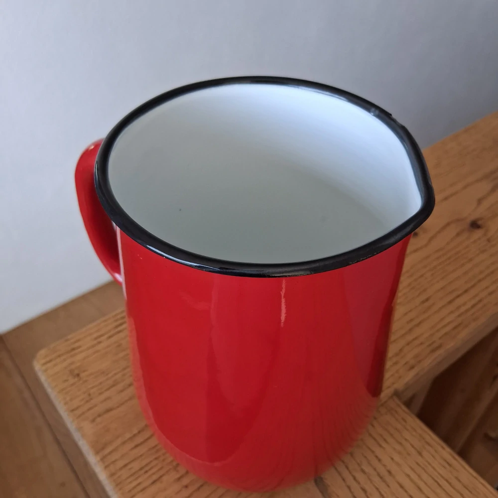 Smaltovaný džbánek 2,5 l