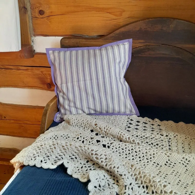 Polštářek - fialový (pruhy velké)