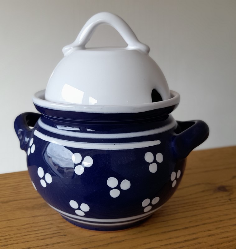 Medák tmavě modrý