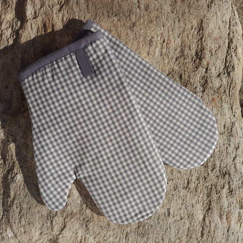 chňapka - šedá (malé kostky)