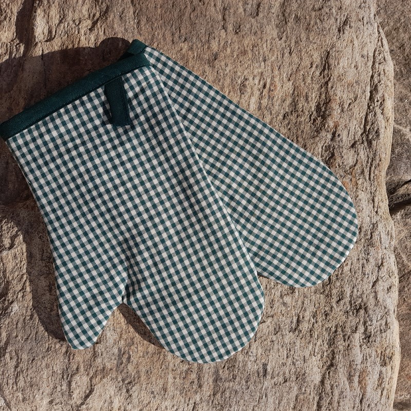 Chňapka - tm. zelená (malé kostky)