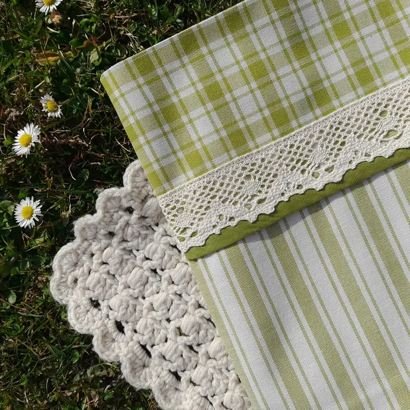 Polštářek kombinovaný - sv. zelený (velké pruhy)