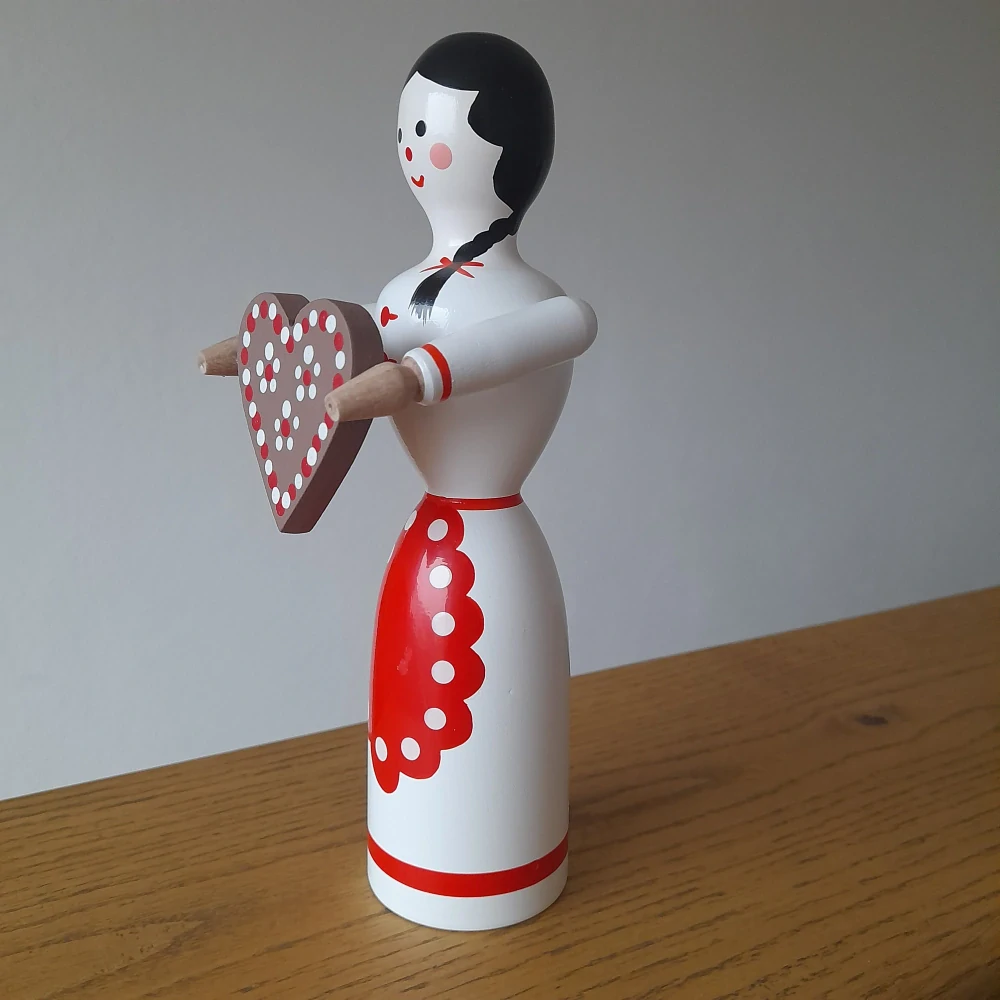 Dřevěná panenka: Perníkářka