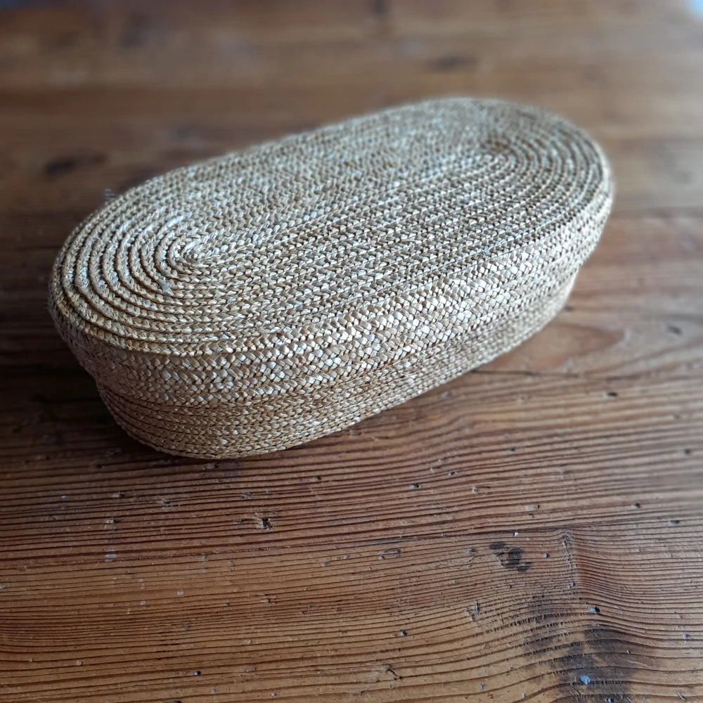 Chlebník oválný přírodní - puntík