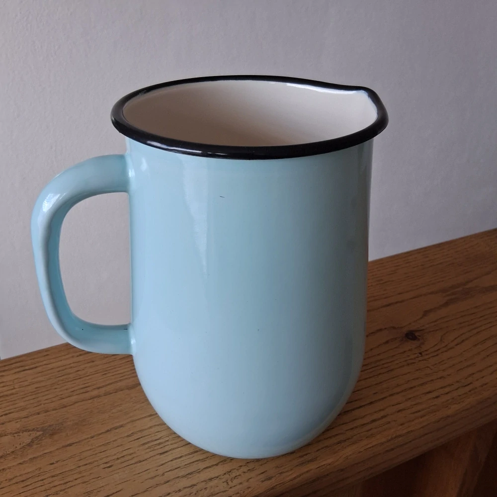 Smaltovaný džbánek 2,5 l