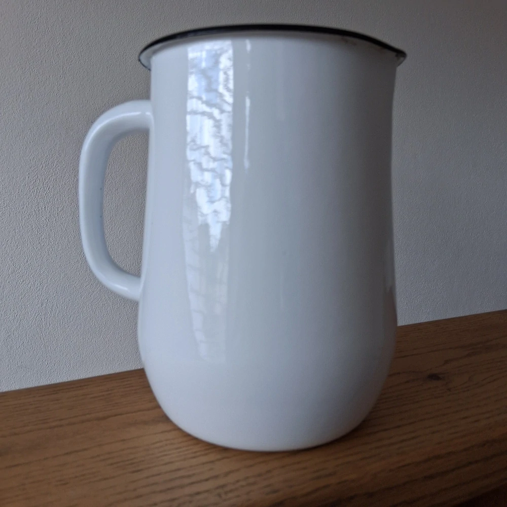 Smaltovaný džbánek 2,5 l