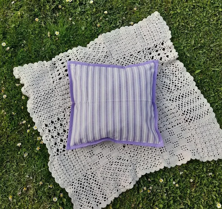 Polštářek - fialový (pruhy velké)