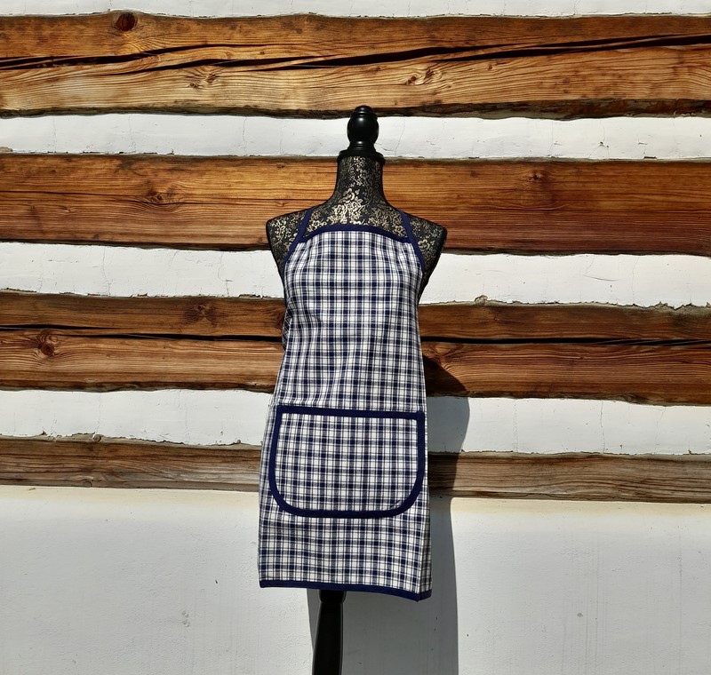 Zástěra - tm. modrá (kostky velké)