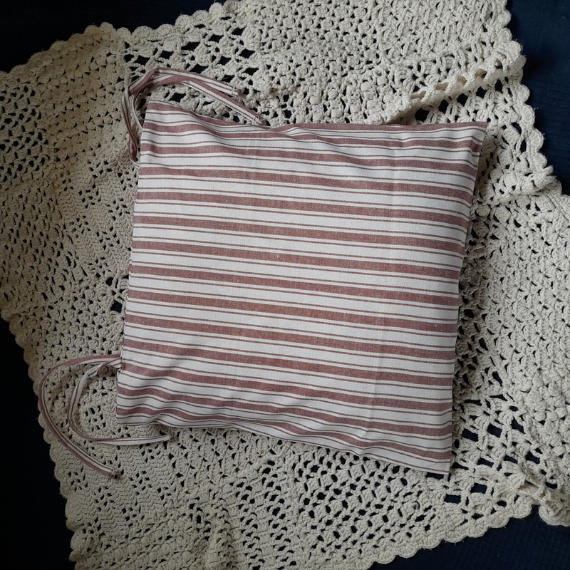 Potah na sedák - tm. červený (pruhy velké)