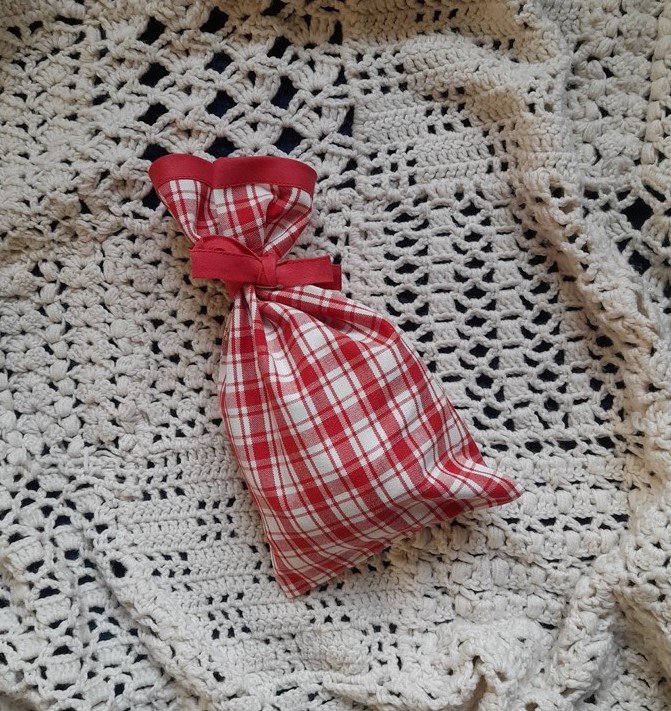 Pytlík - sv. červený (kostky velké)