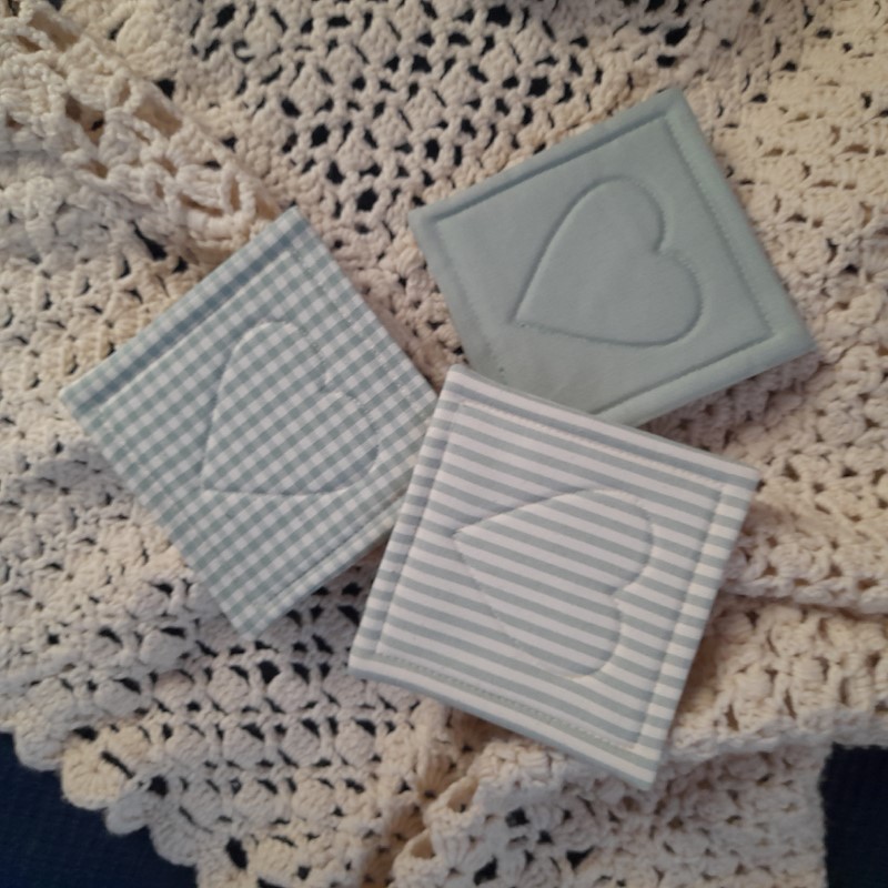 Podložka se srdíčkem - starozelená