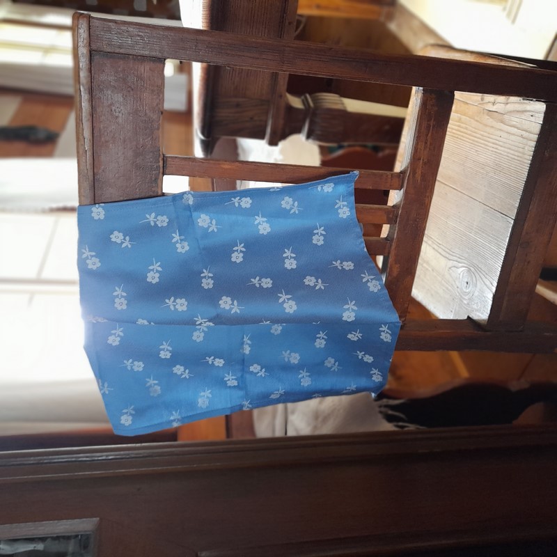 Utěrka sv. modrá se světlými květinami