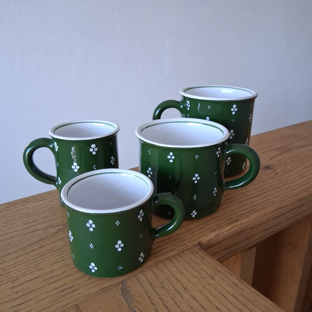 Rovný hrnek 350 ml tmavě zelený