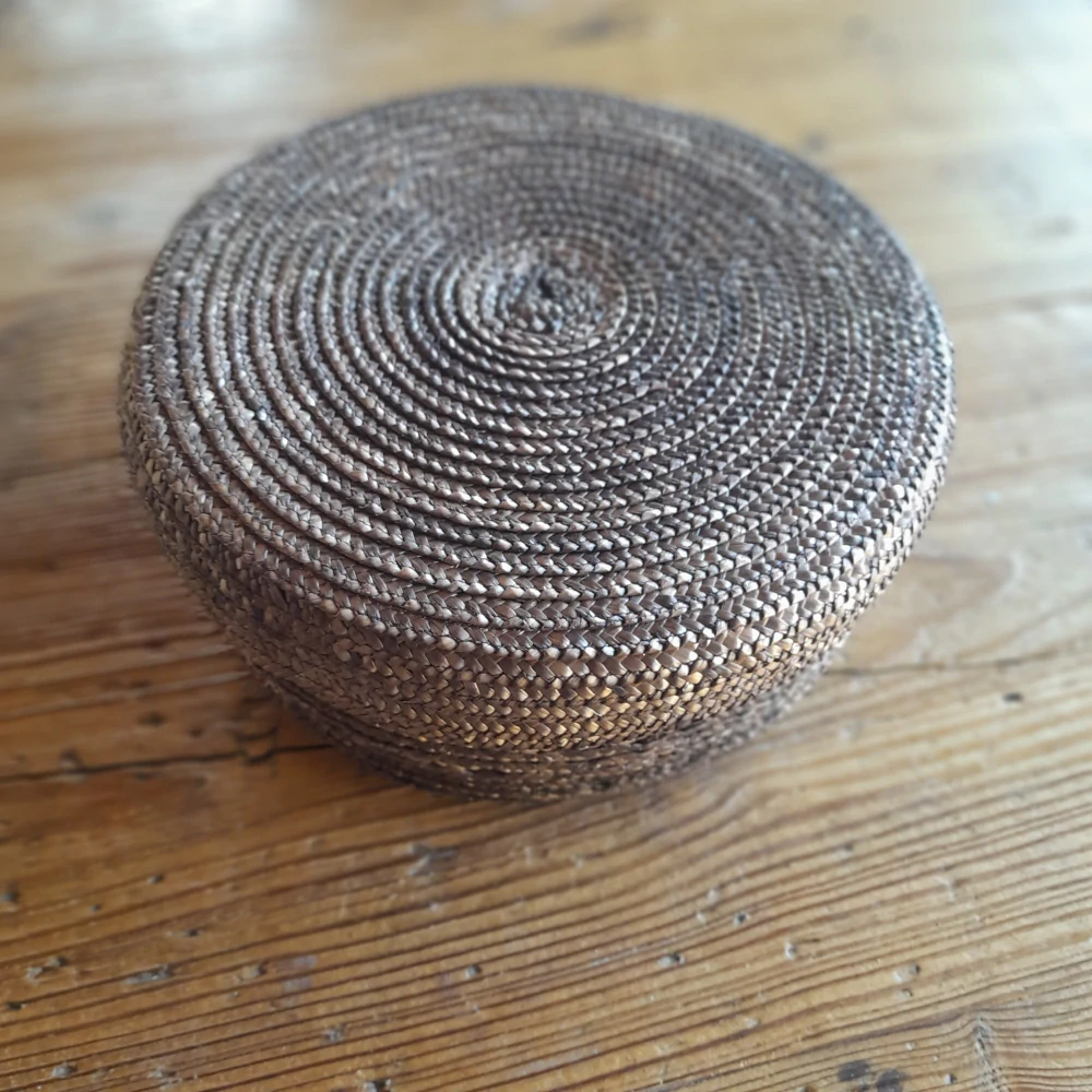 Chlebník kulatý tmavý