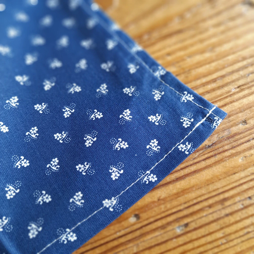 Chlebník oválný tmavý