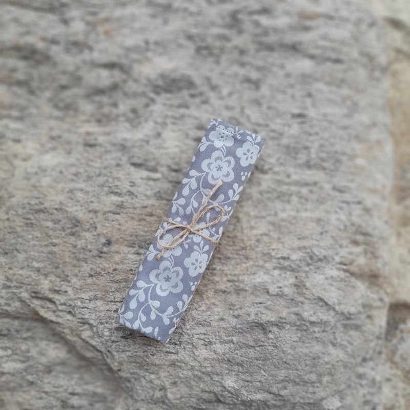 Utěrka šedá se světlými květy